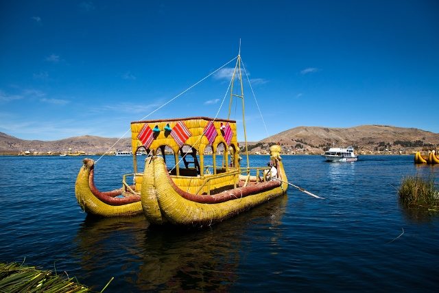 Lago-titicaca-Peru.jpg